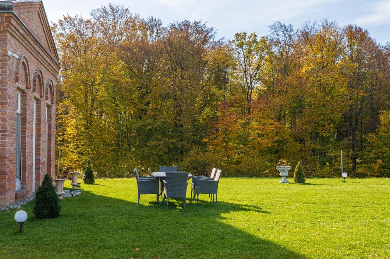 Dworek Atrium Tomaszów Lubelski Eksteriør billede